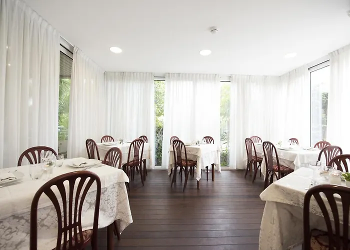 Отель Puccini Риччоне