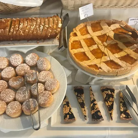 Ξενοδοχείο Puccini 2*